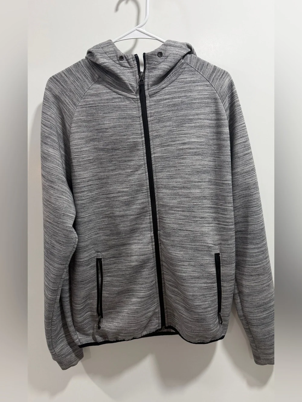32 Degrees Heat Hoodie in Light Gray with Black Trim